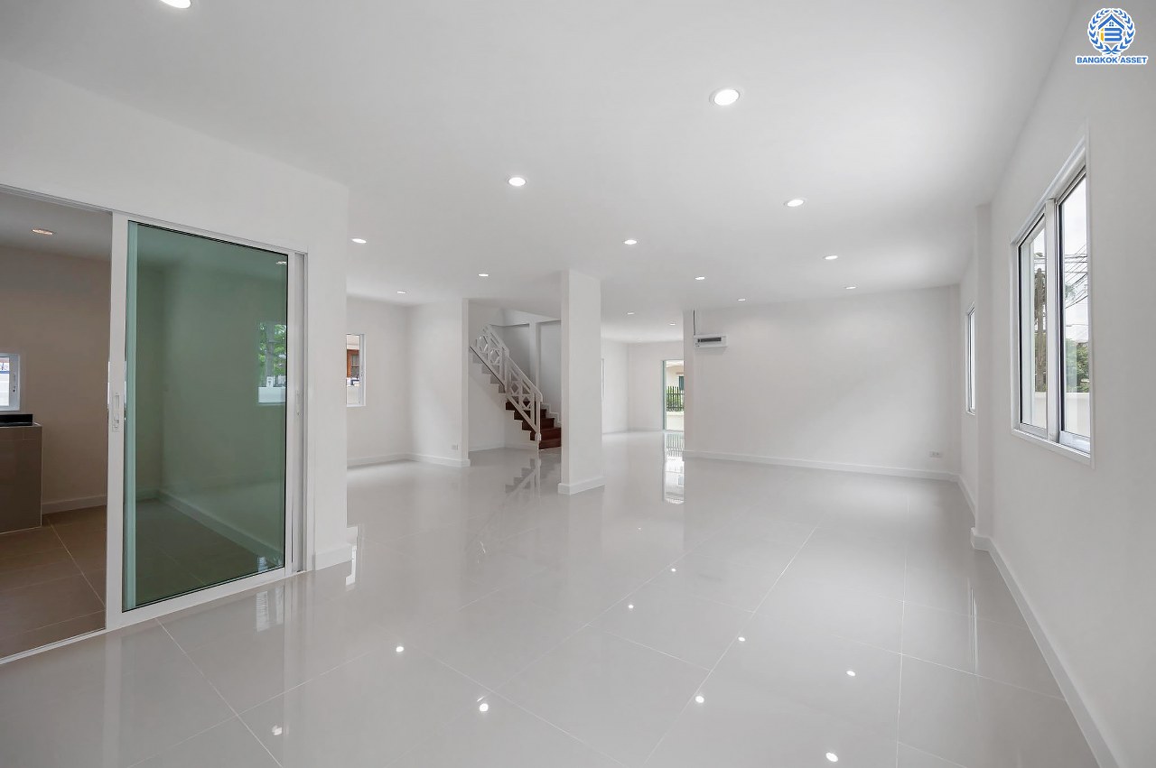 บ้านมือสองตกแต่งใหม่ โครงการ บ้านณัฐนันท์2 ดอนเมือง บ้านเดี่ยว หลังมุม  เนื้อที่ 56.9 ตร.ว. ฟังก์ชัน 3 ห้องนอน 3 ห้องน้ำ จอดรถได้ 1 คัน บนทำเลดีที่สุด ใกล้สนามบินดอนเมือง ทางด่วน "ศรีสมาน" และรถไฟฟ้าสายสีแดง "สถานีดอนเมือง"